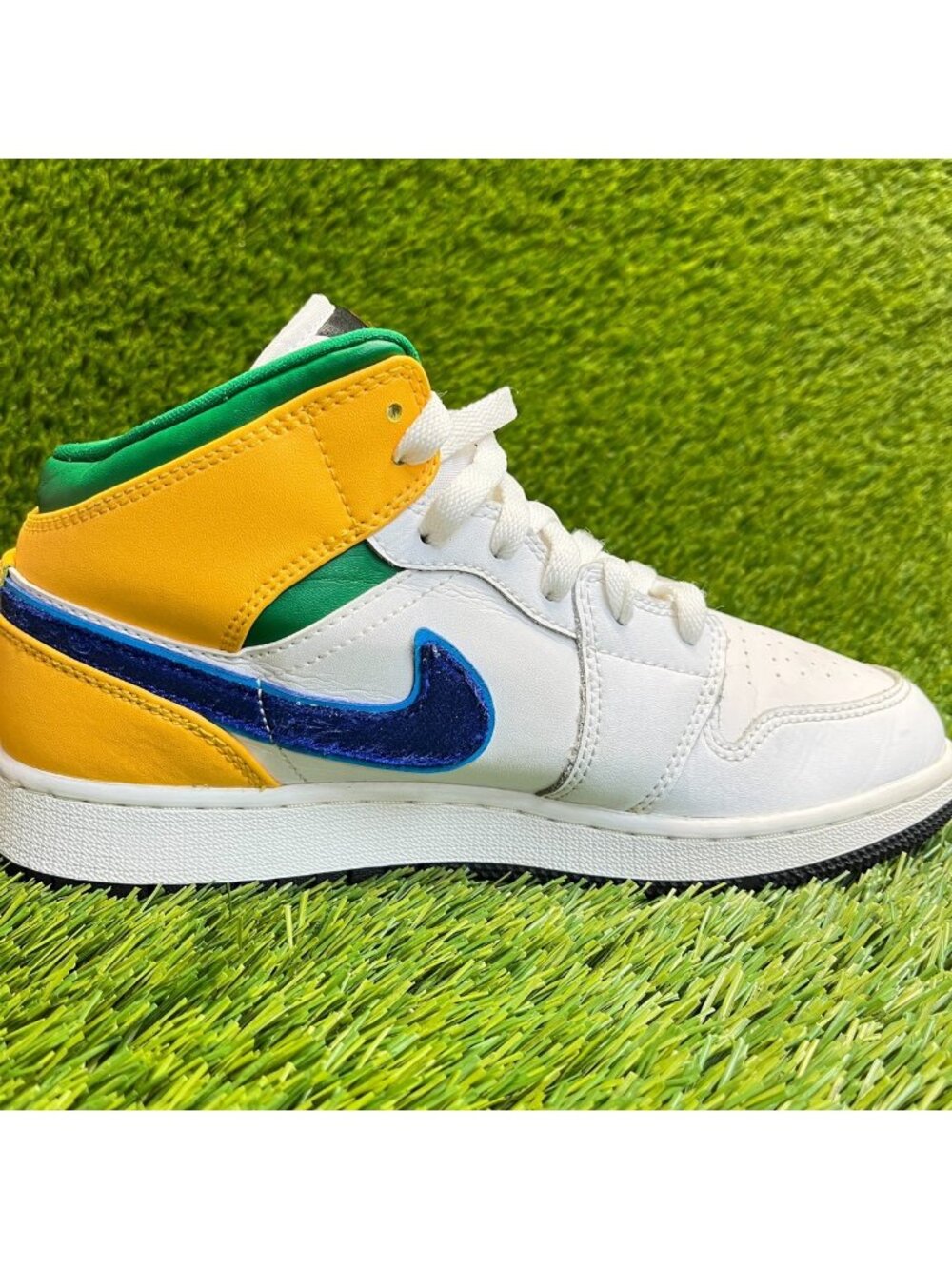 Nike Air Jordan 1 Mid‎ Boys Size 6Y White Orange Athletic Leather Shoes Sneakers